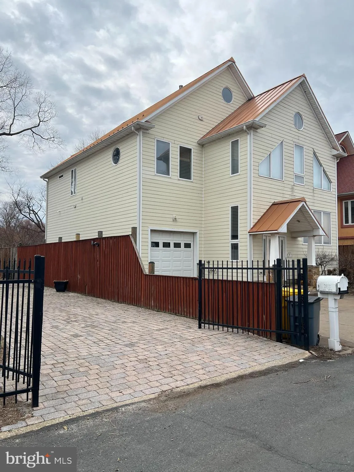 2113 LAKE DRIVE, Pasadena, MD 21122