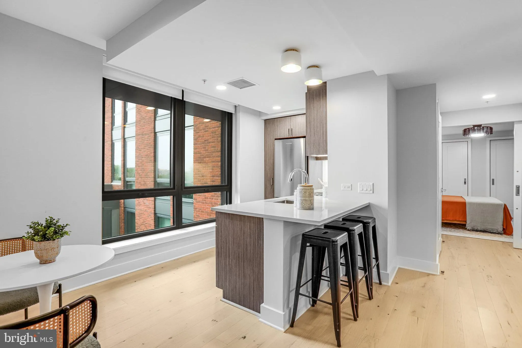 1211 VAN STREET, Washington, DC 20003