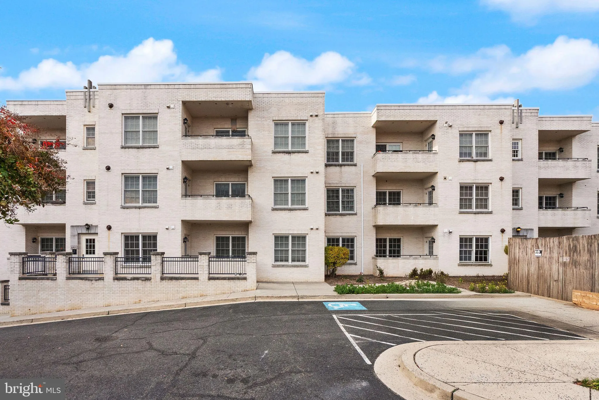 231 THOMAS STREET, Arlington, VA 22203
