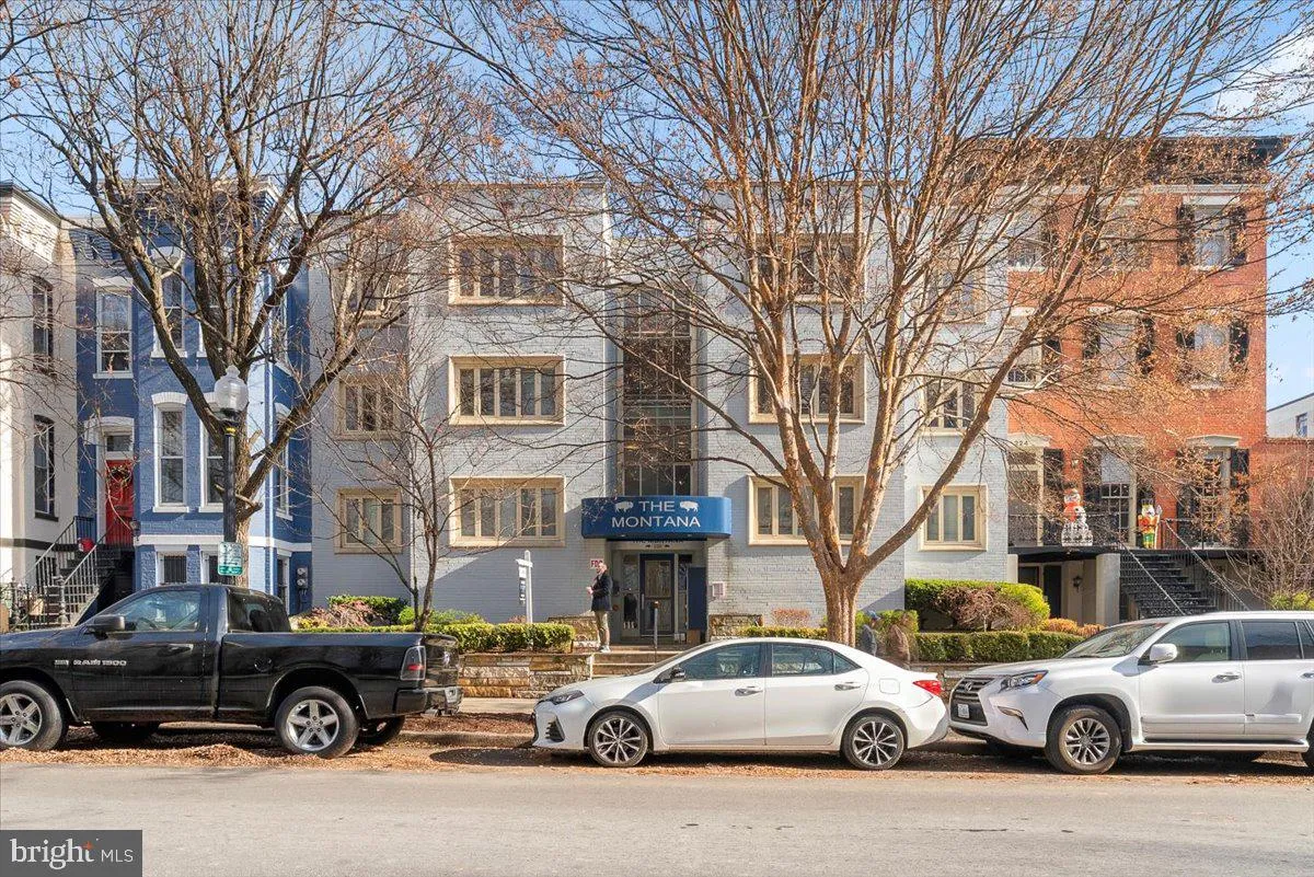 220 2ND STREET, Washington, DC 20003