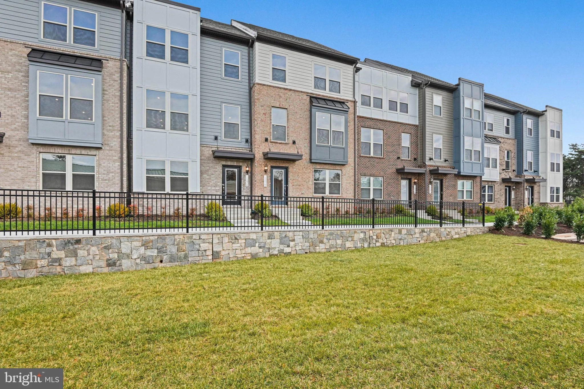 2172 GLACIER ROAD, Herndon, VA 20170