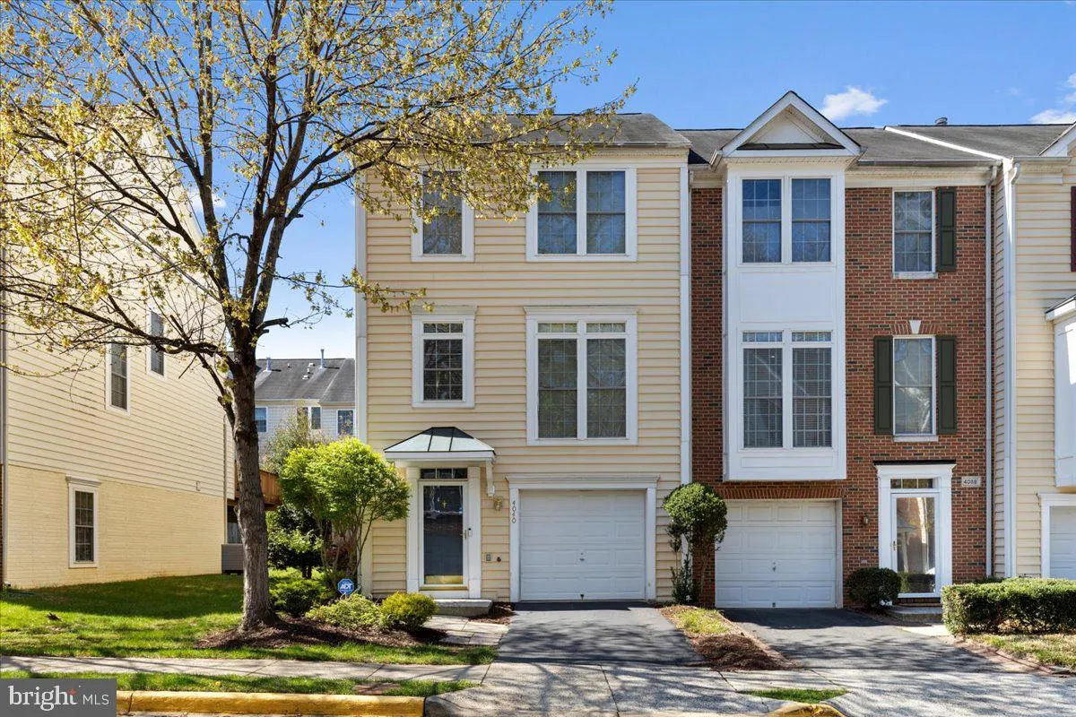 4040 FAIRFAX CENTER HUNT TRAIL, Fairfax, VA 22030