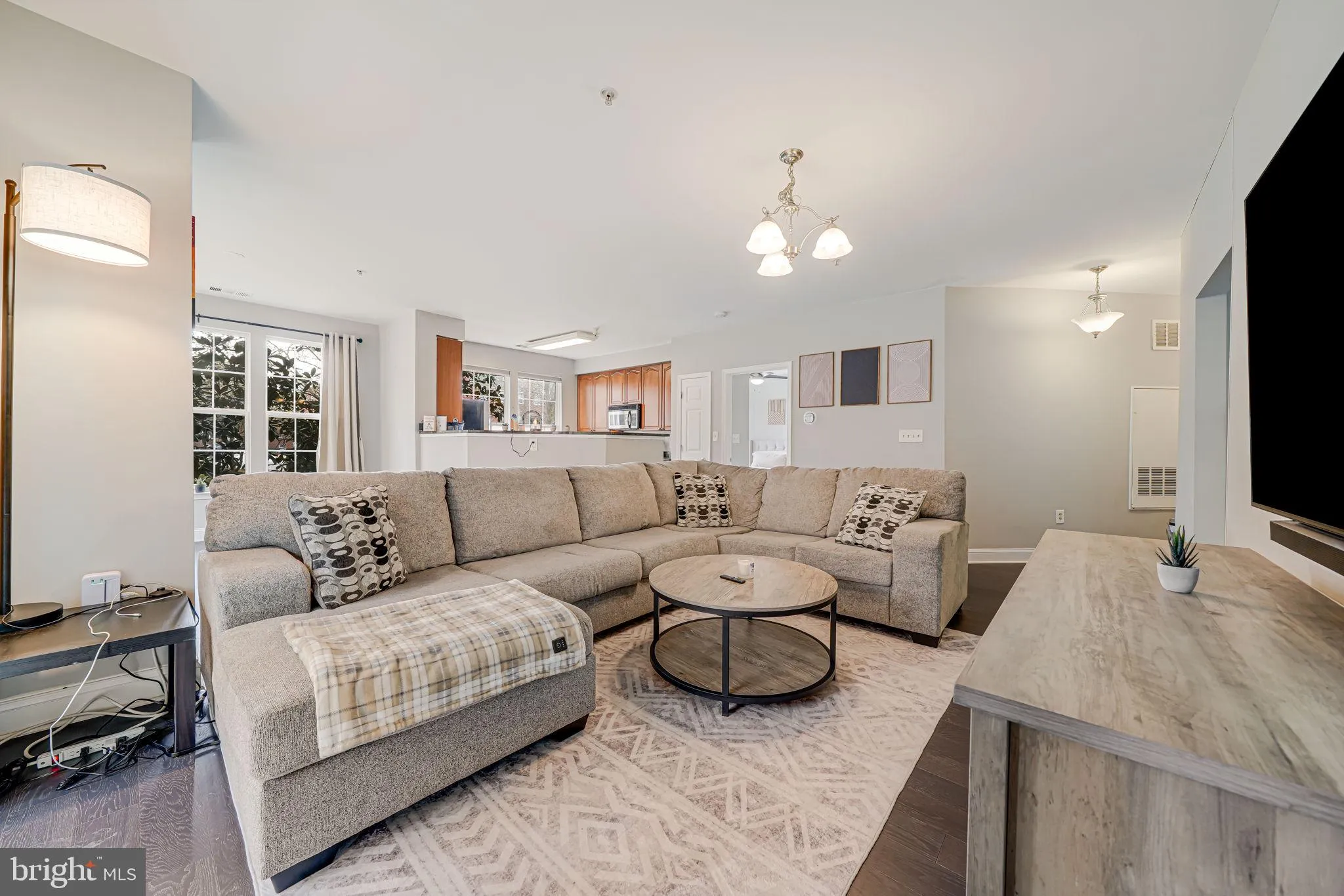 801 GREENBRIER STREET, Arlington, VA 22204