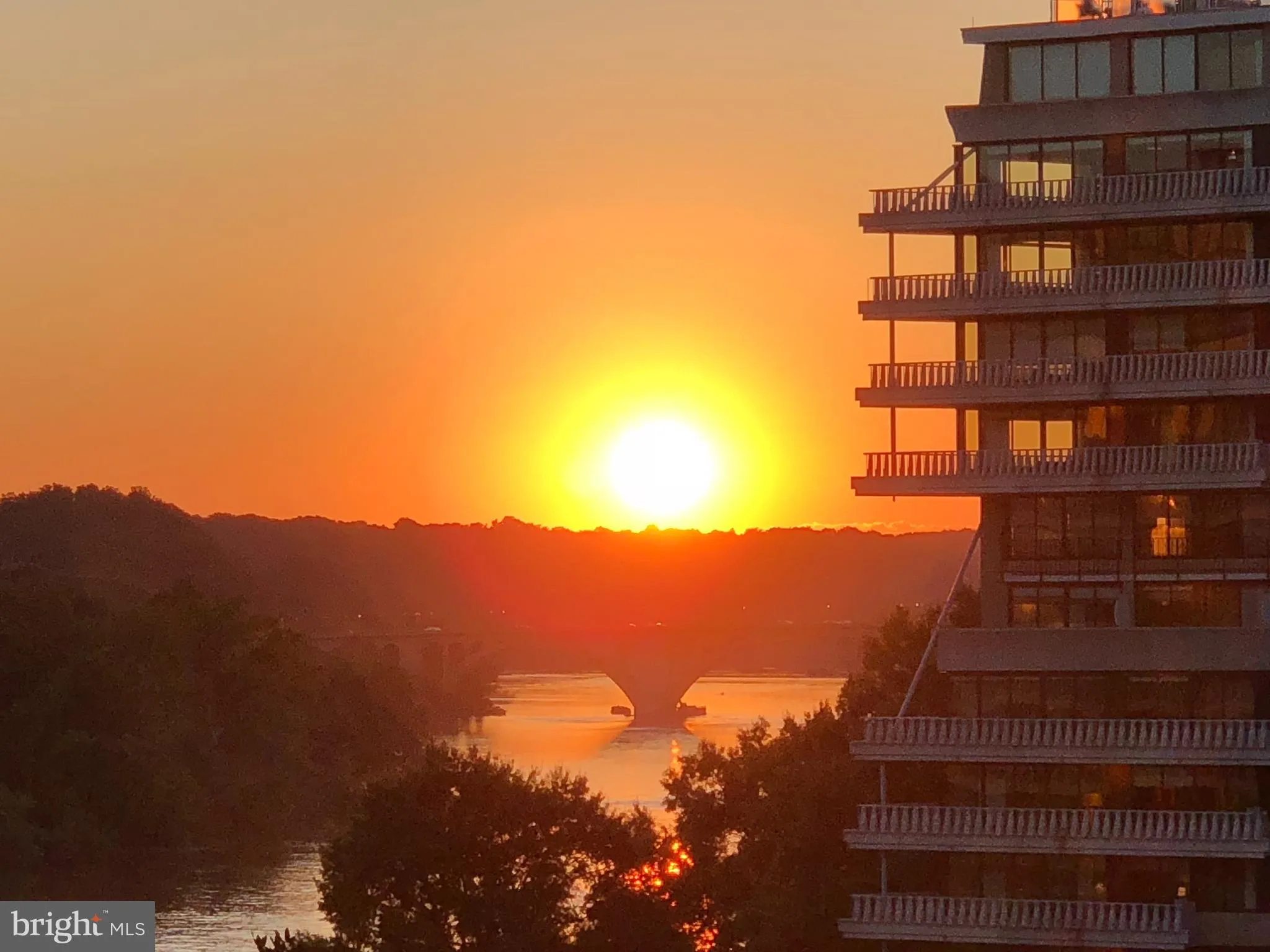 2500 VIRGINIA AVE, Washington, DC 20037