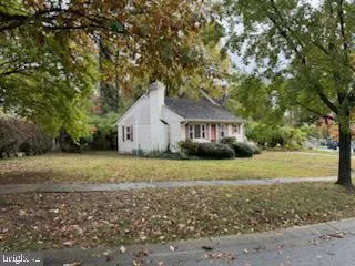 8917 SENECA LANE, Bethesda, MD 20817