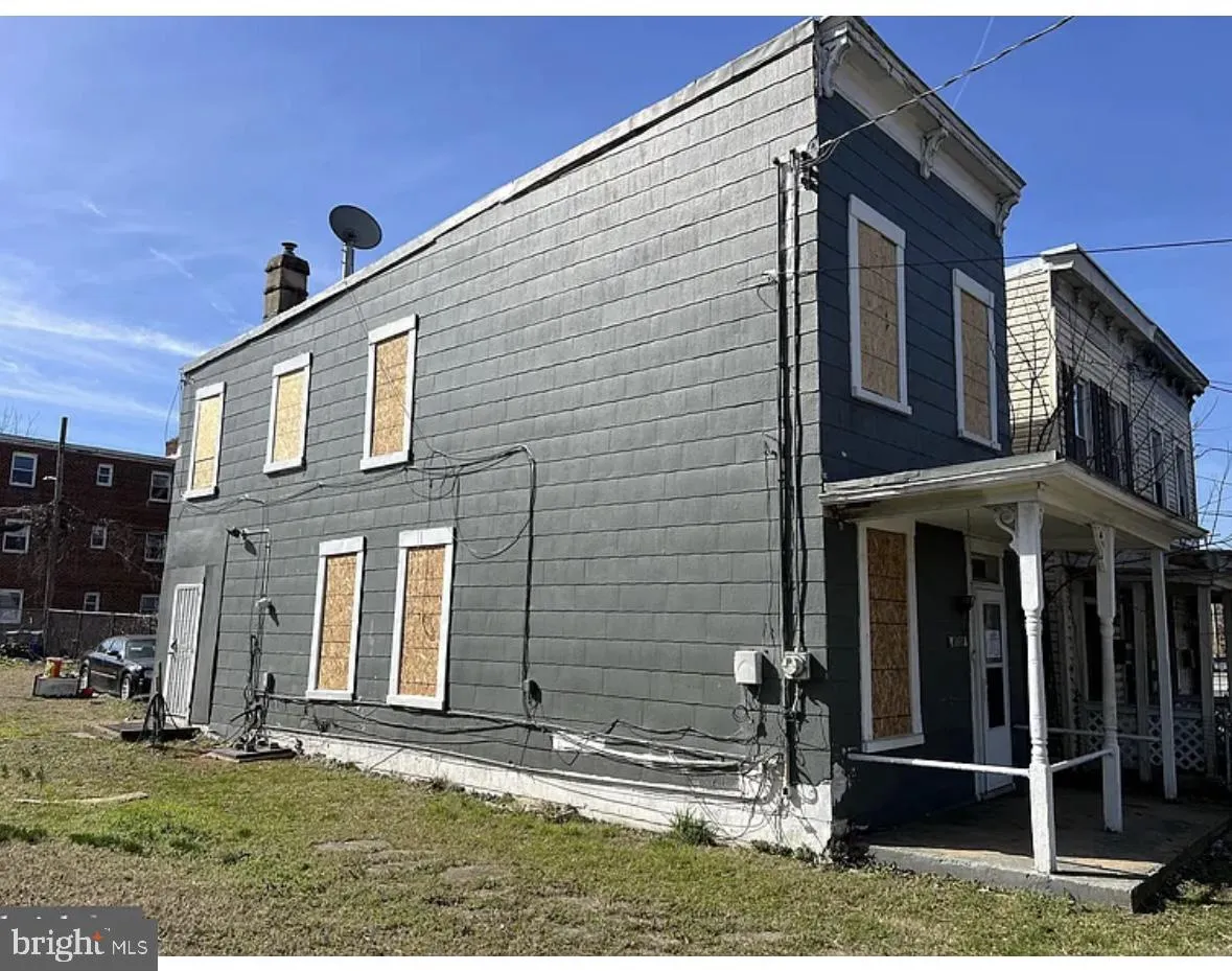 2109 FAIRLAWN AVENUE, Washington, DC 20020