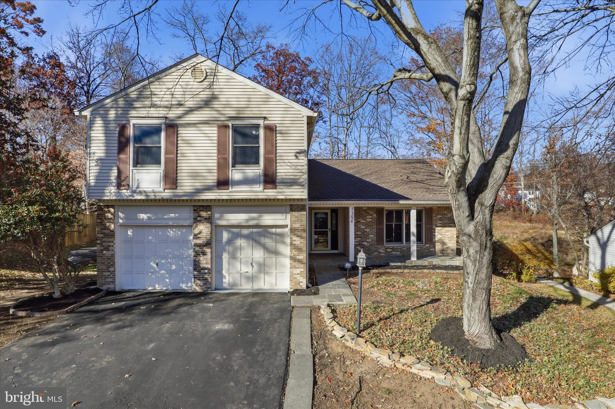 7594 WOODSTOWN DRIVE, Springfield, VA 22153