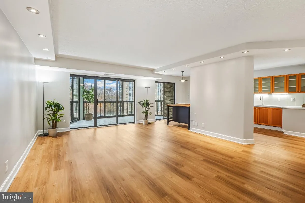 5904 MOUNT EAGLE DRIVE, Alexandria, VA 22303