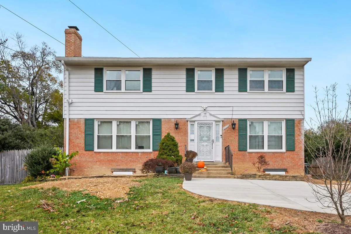 8728 OLD COURTHOUSE ROAD, Vienna, VA 22182