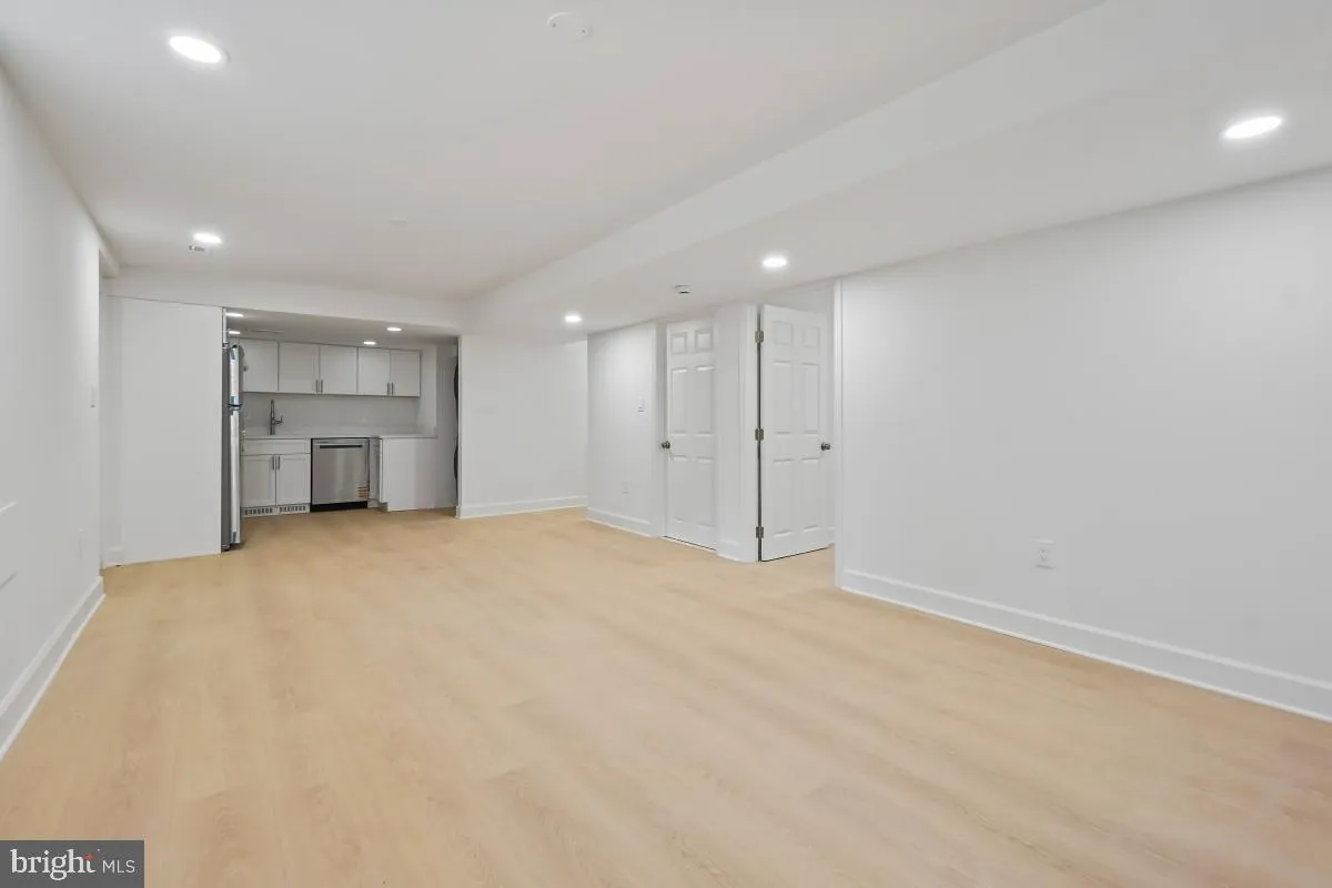 8728 OLD COURTHOUSE ROAD, Vienna, VA 22182