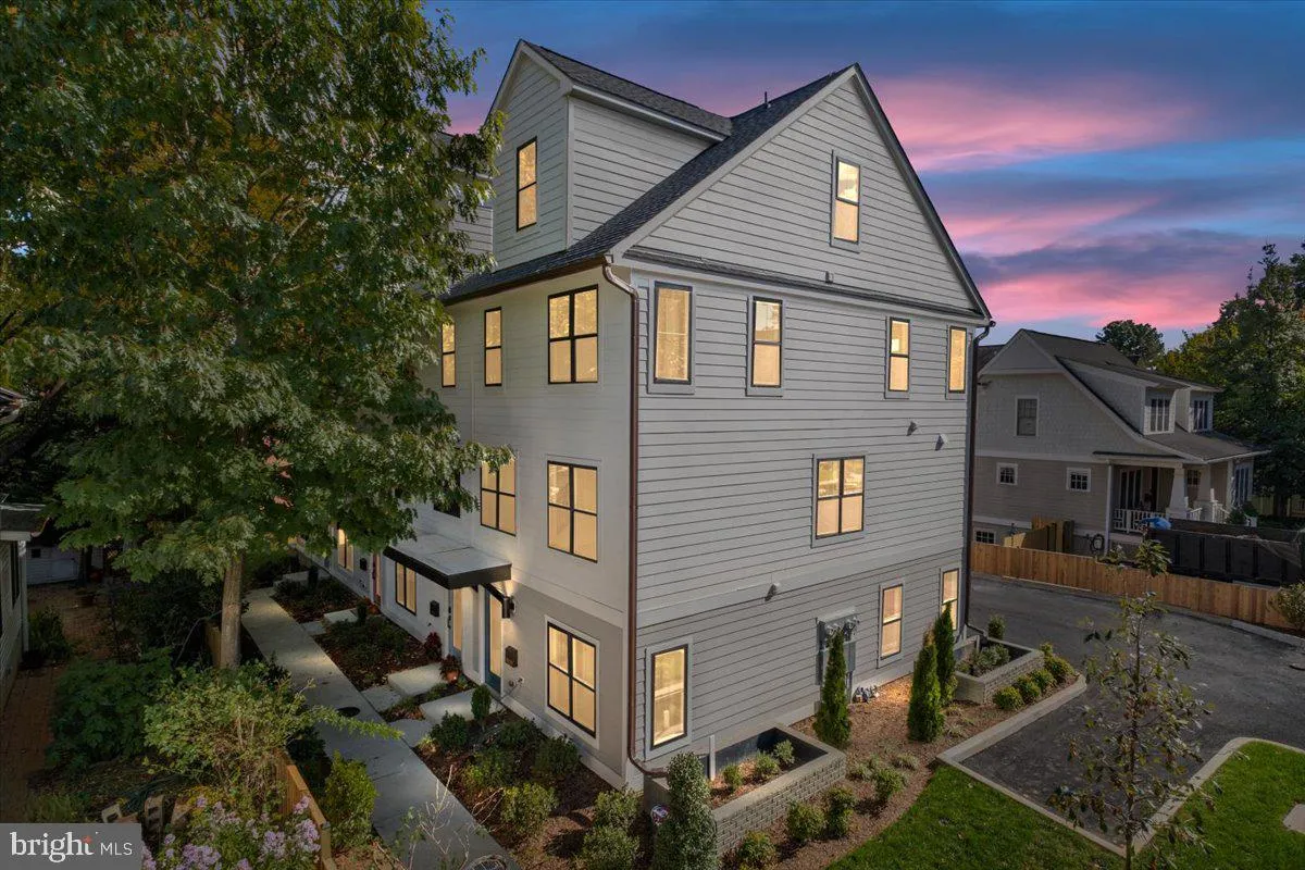 909 IRVING STREET, Arlington, VA 22201