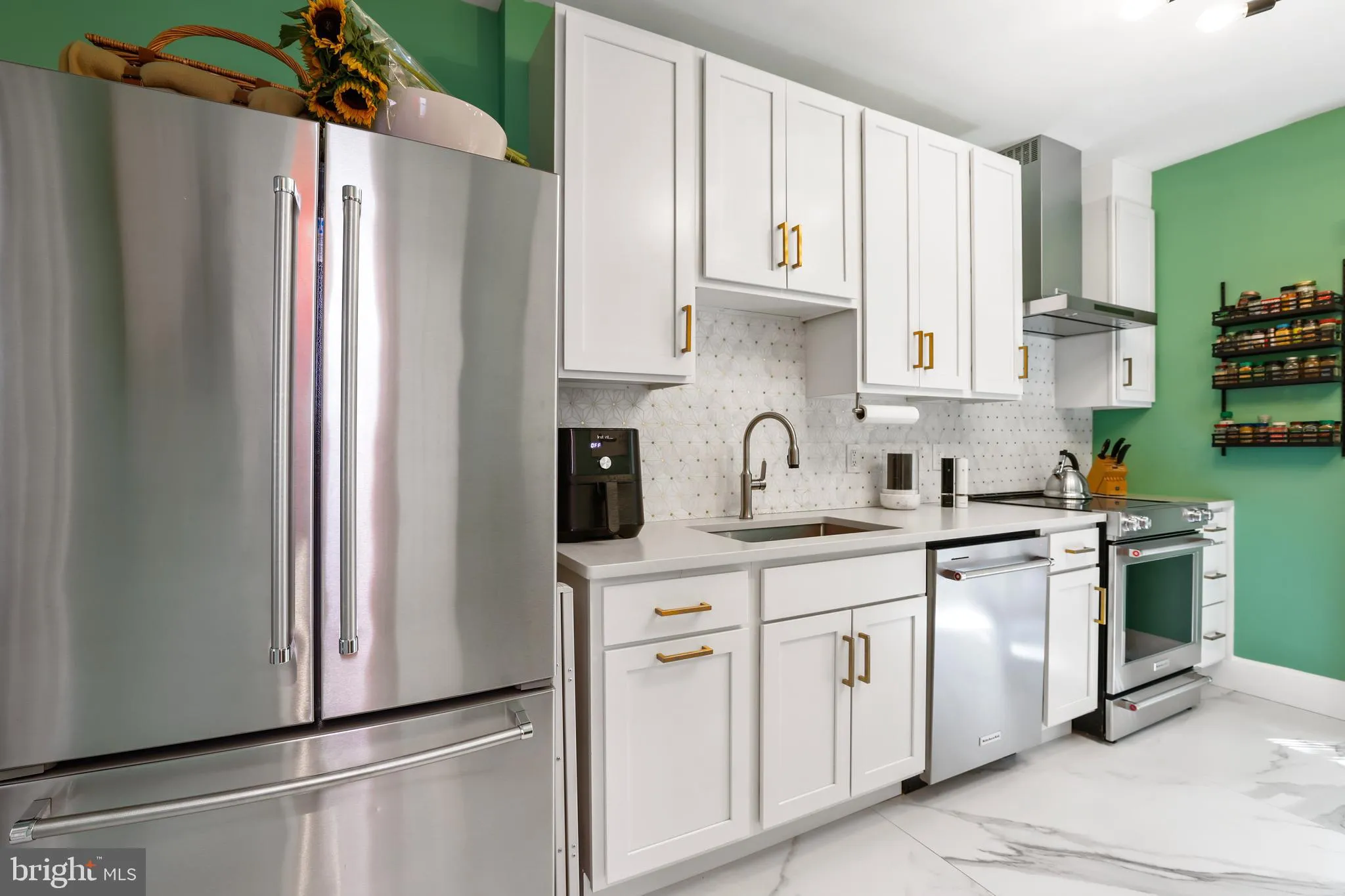 1215 33RD STREET, Washington, DC 20007