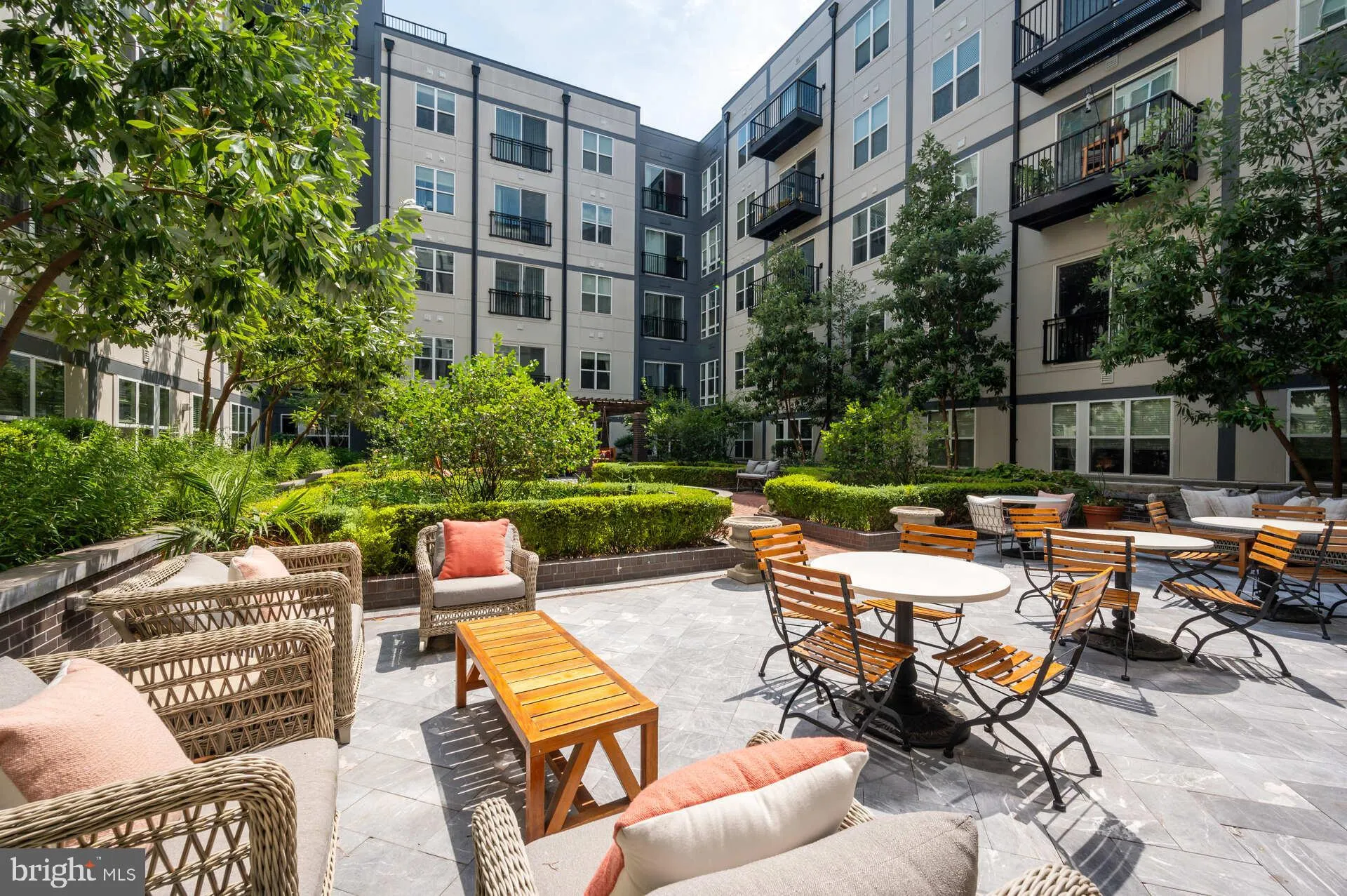 1339 E STREET, Washington, DC 20003