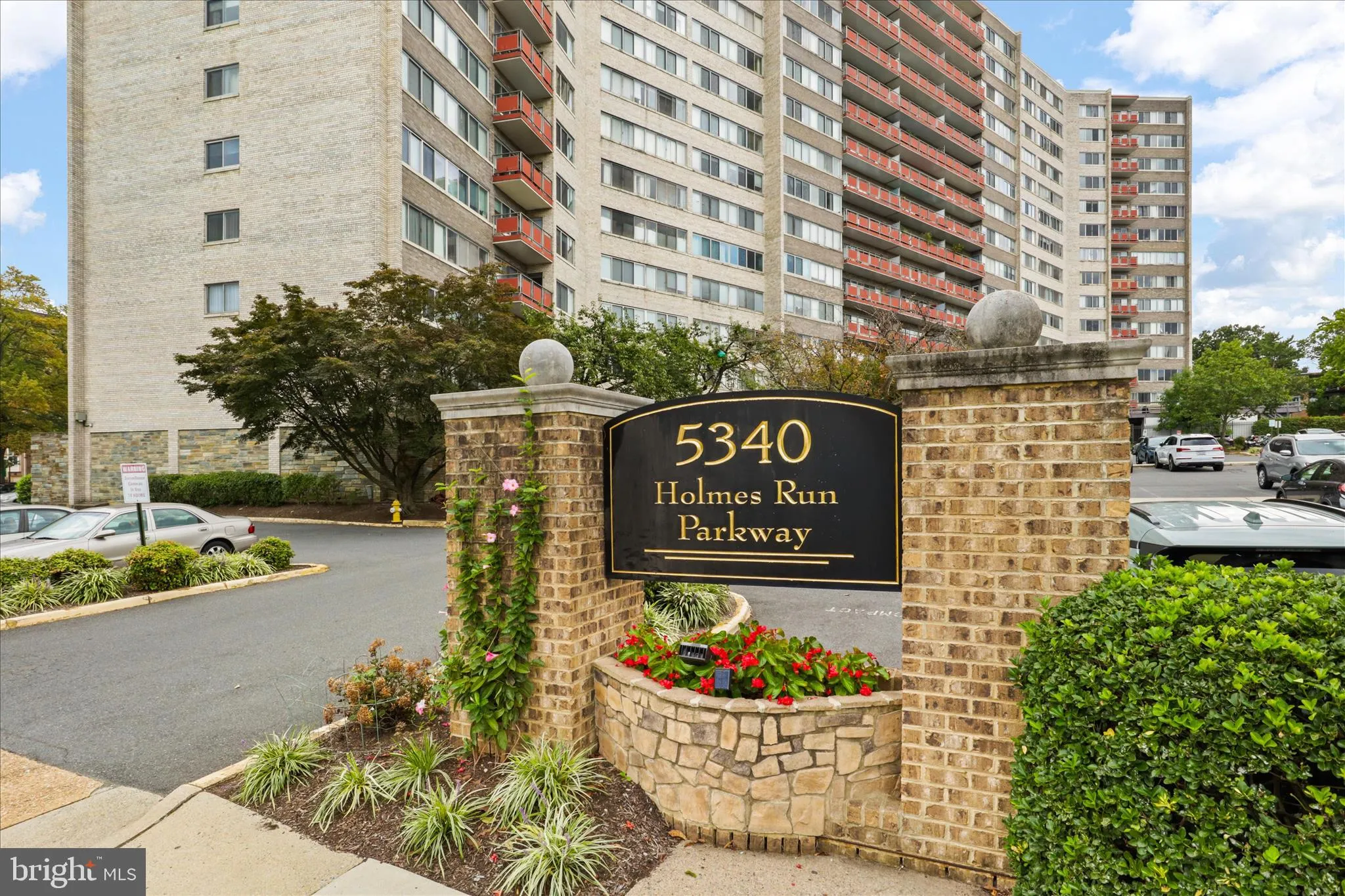 5340 HOLMES RUN PARKWAY, Alexandria, VA 22304