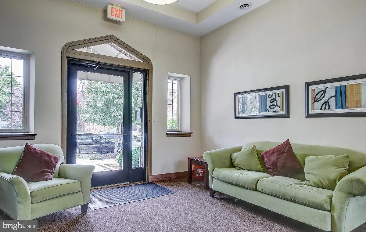 422 BUTTERNUT STREET, Washington, DC 20012