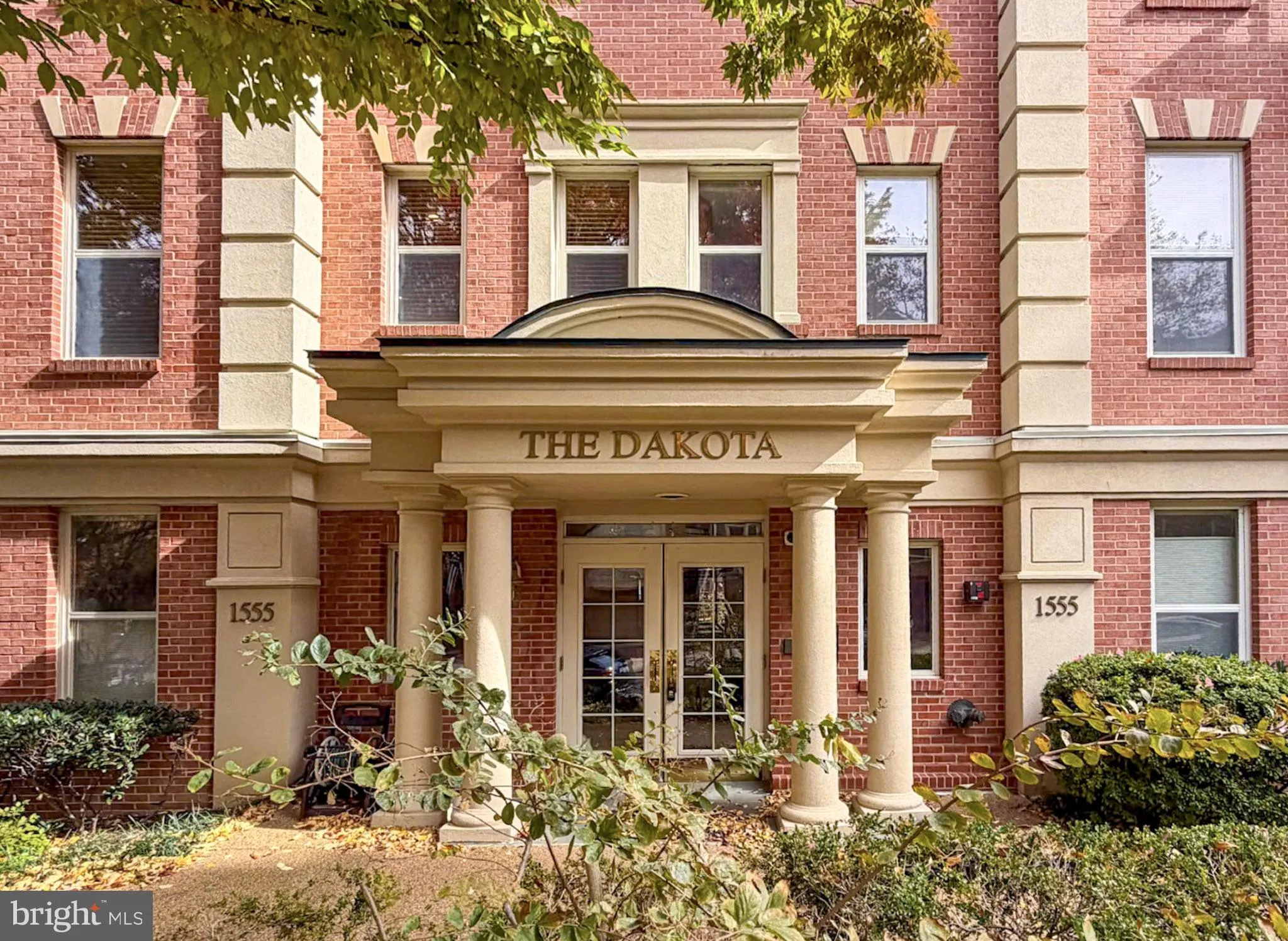 1555 COLONIAL TERRACE, Arlington, VA 22209