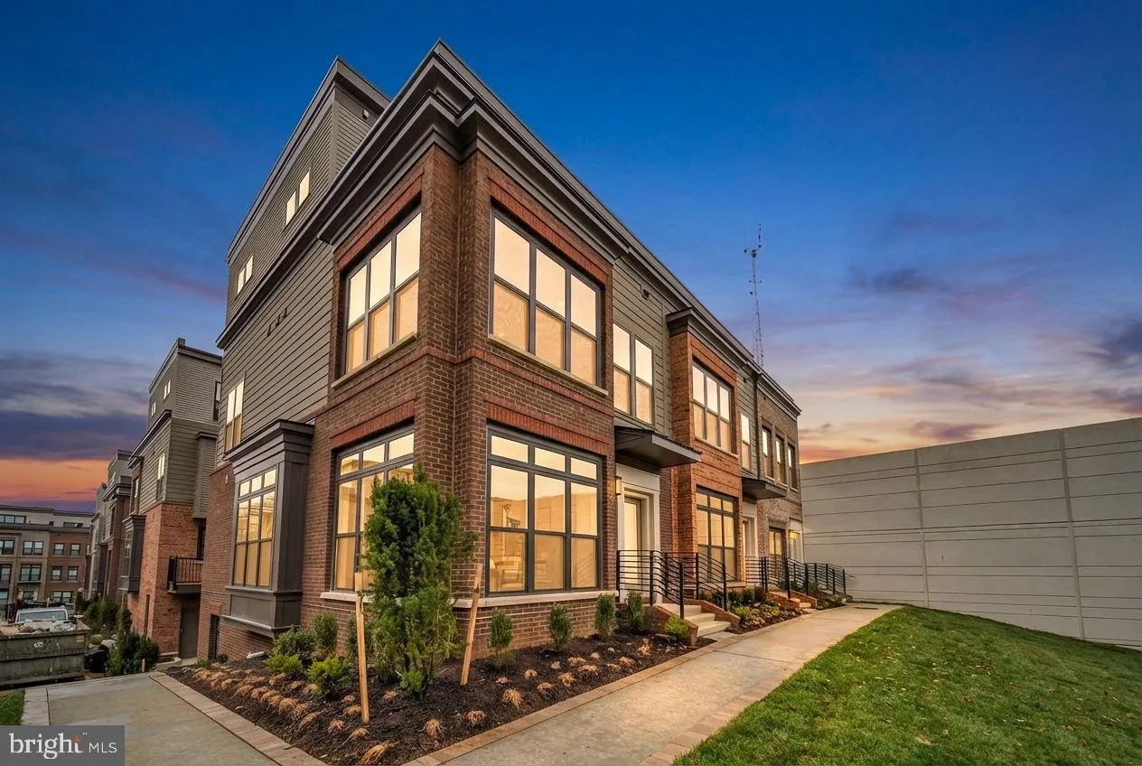 5420 GOSHAWK ALY, Bethesda, MD 20816