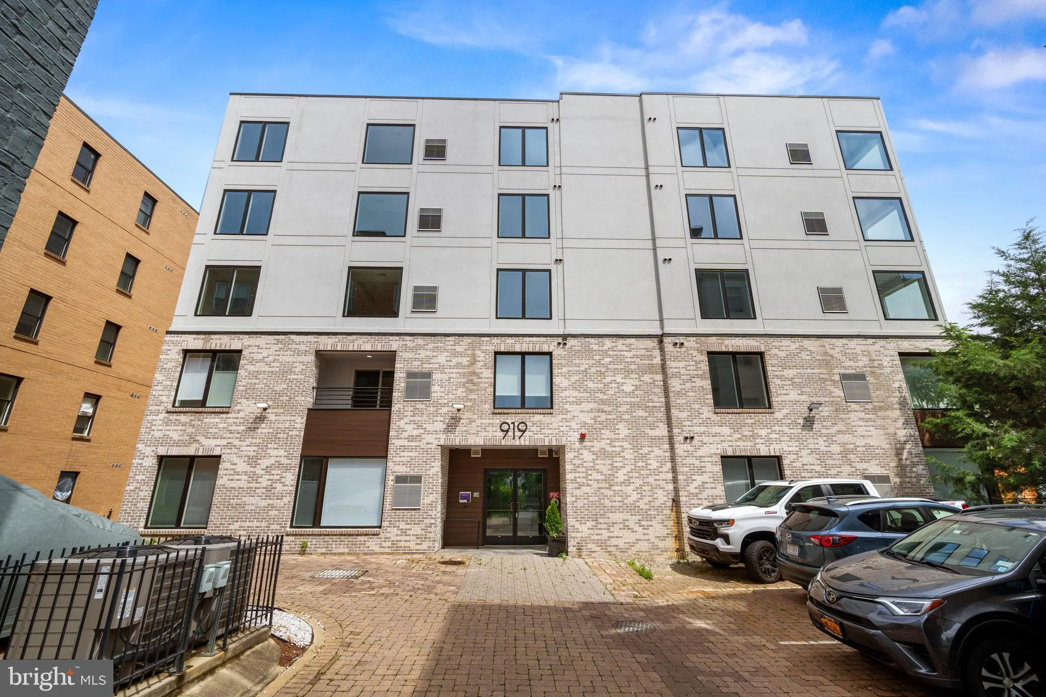 919 12TH STREET, Washington, DC 20002