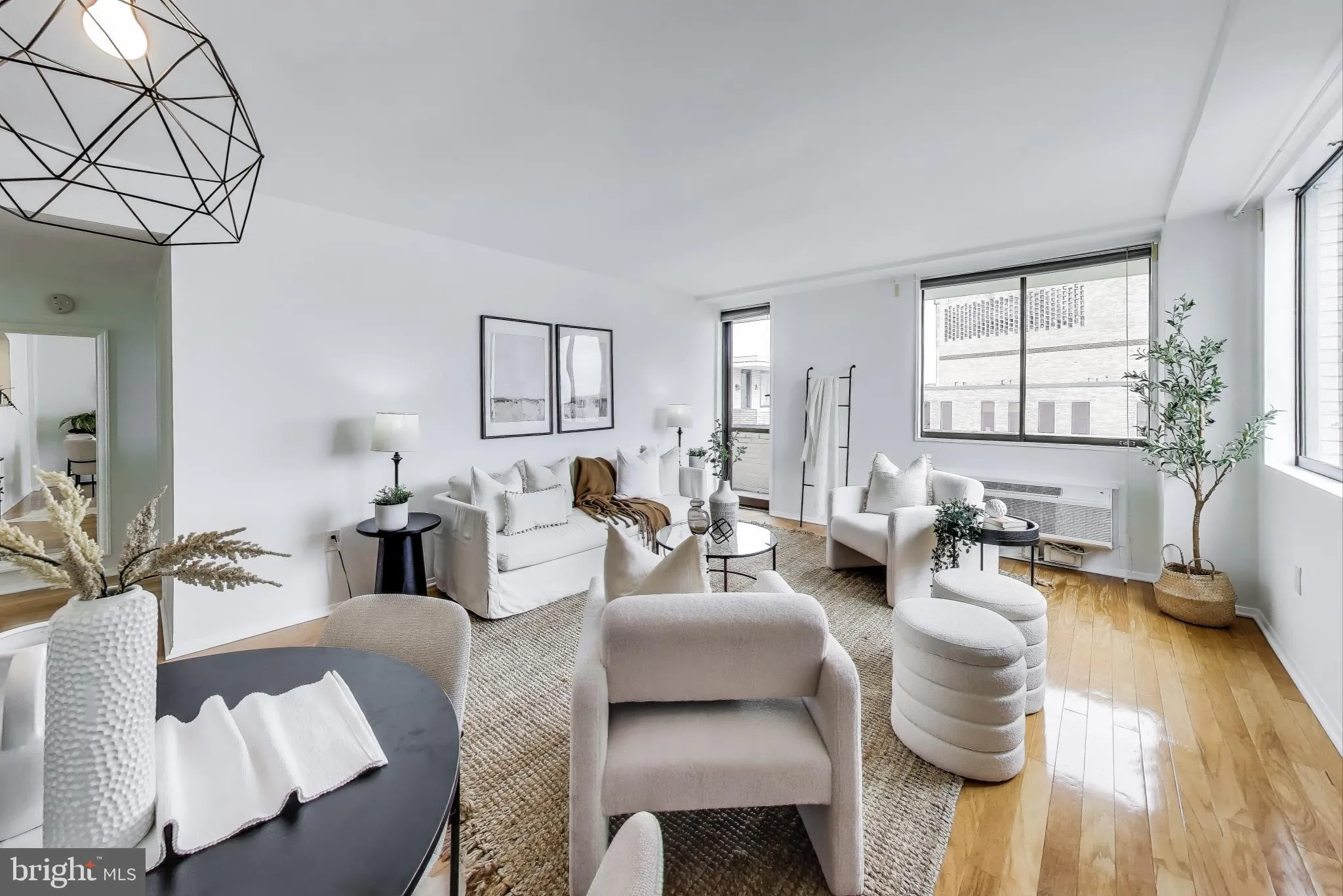 1325 18TH STREET, Washington, DC 20036