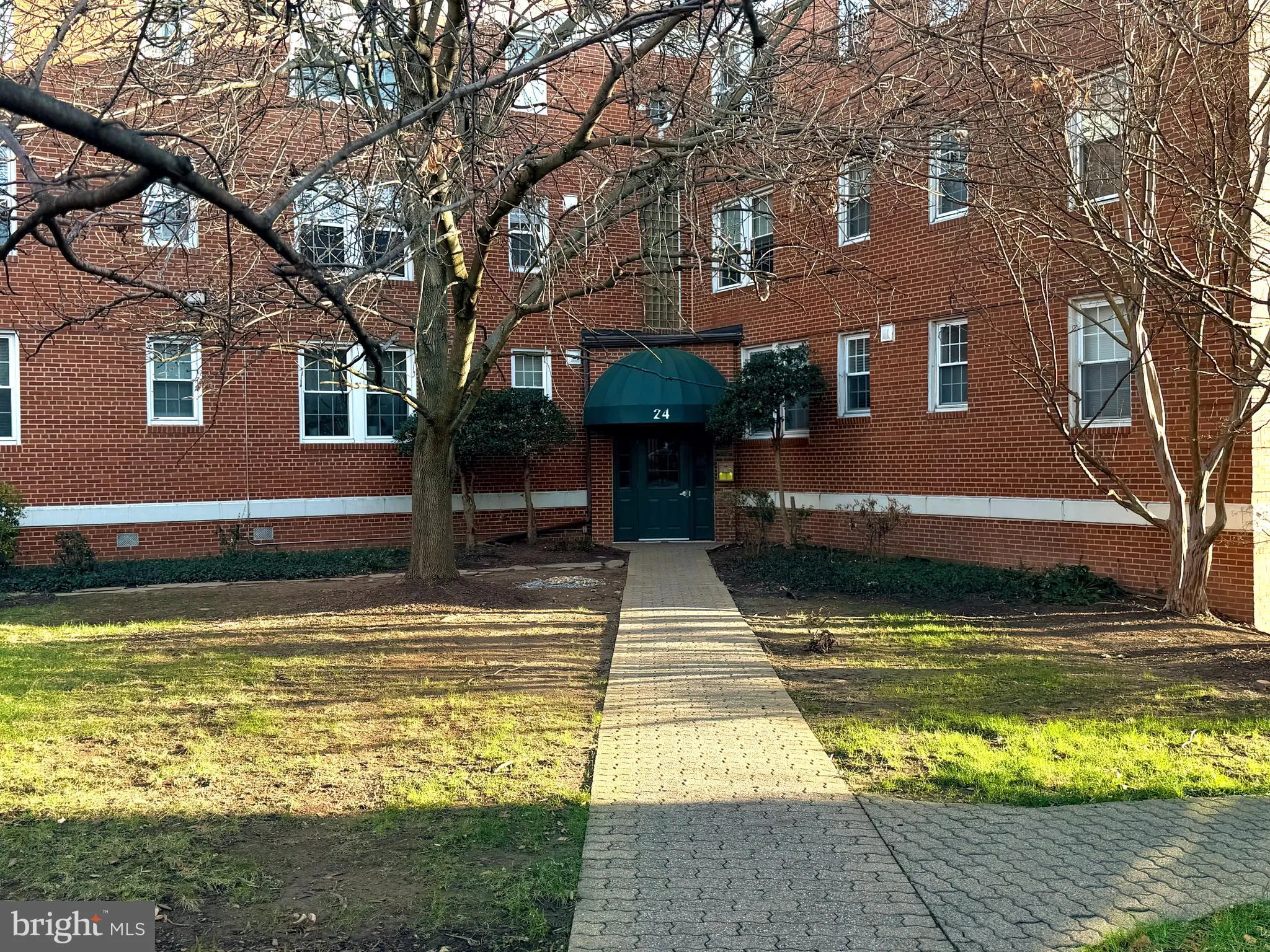 24 OLD GLEBE ROAD, Arlington, VA 22204