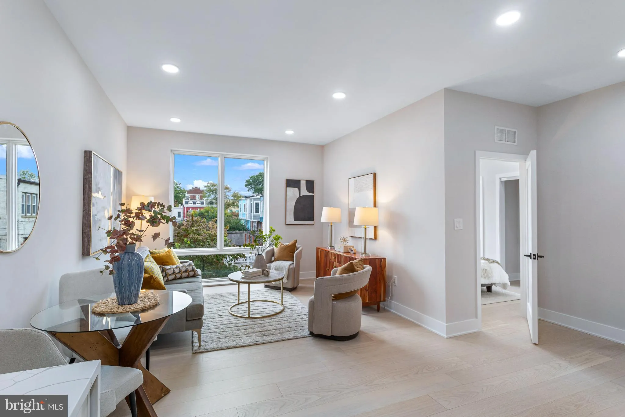 1516 EAST CAPITOL STREET, Washington, DC 20003