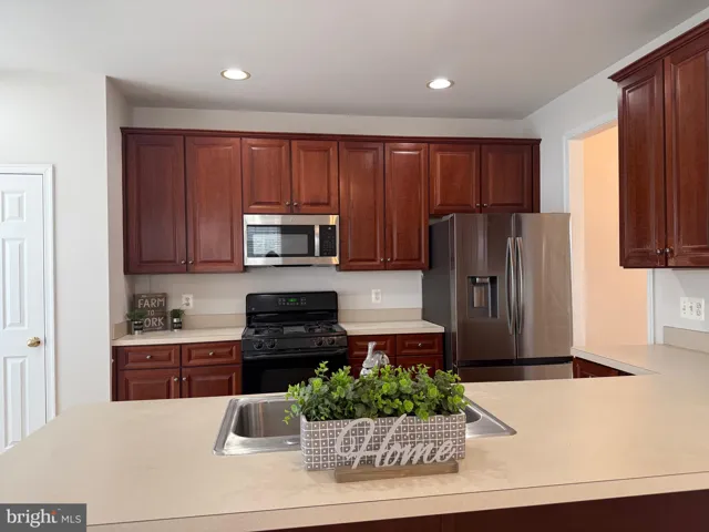 5247 Jule Star Dr, Centreville, Virginia 20120