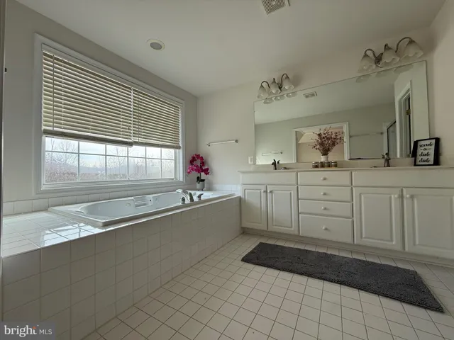 5247 Jule Star Dr, Centreville, Virginia 20120