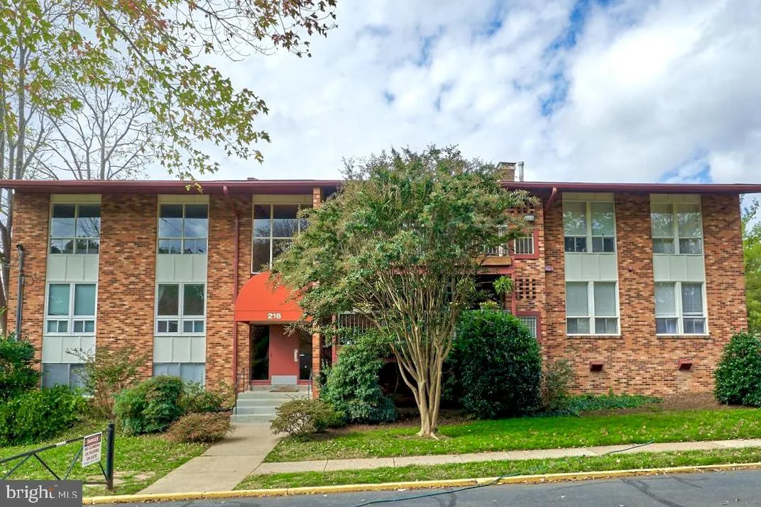 216 PARK TERRACE COURT, Vienna, VA 22180