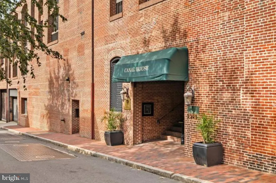3225 GRACE STREET, Washington, DC 20007