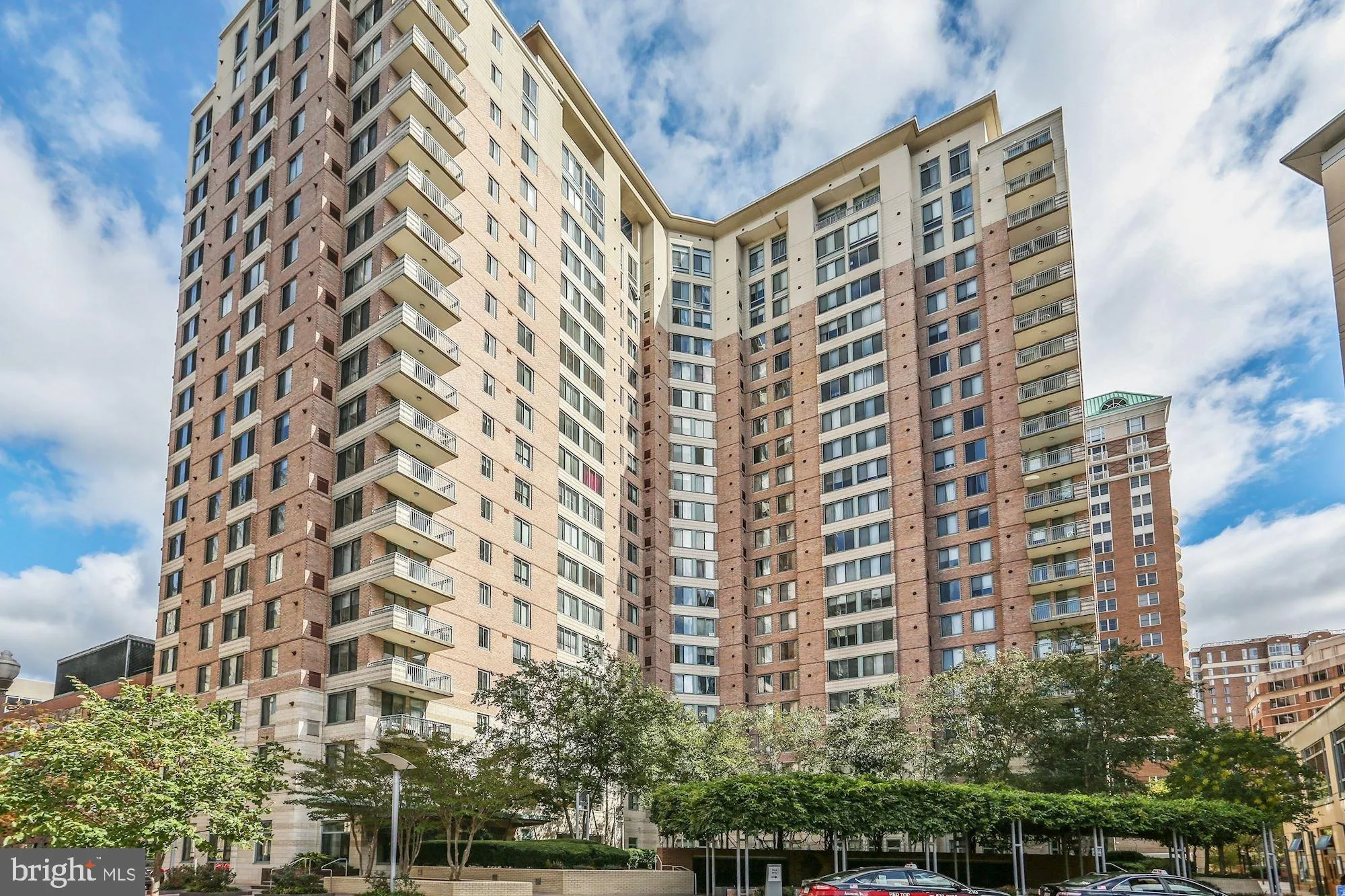 851 GLEBE ROAD, Arlington, VA 22203