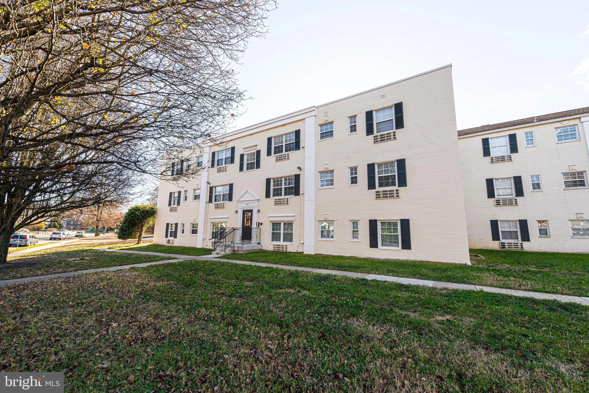 2237 FARRINGTON AVENUE, Alexandria, VA 22303