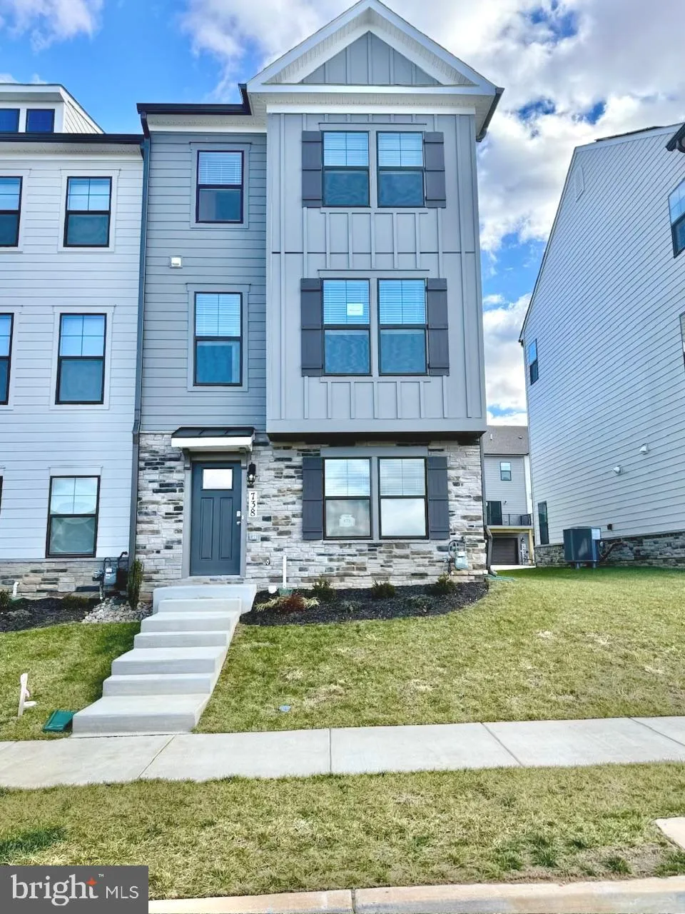 738 COMPASS WAY, Frederick, MD 21701
