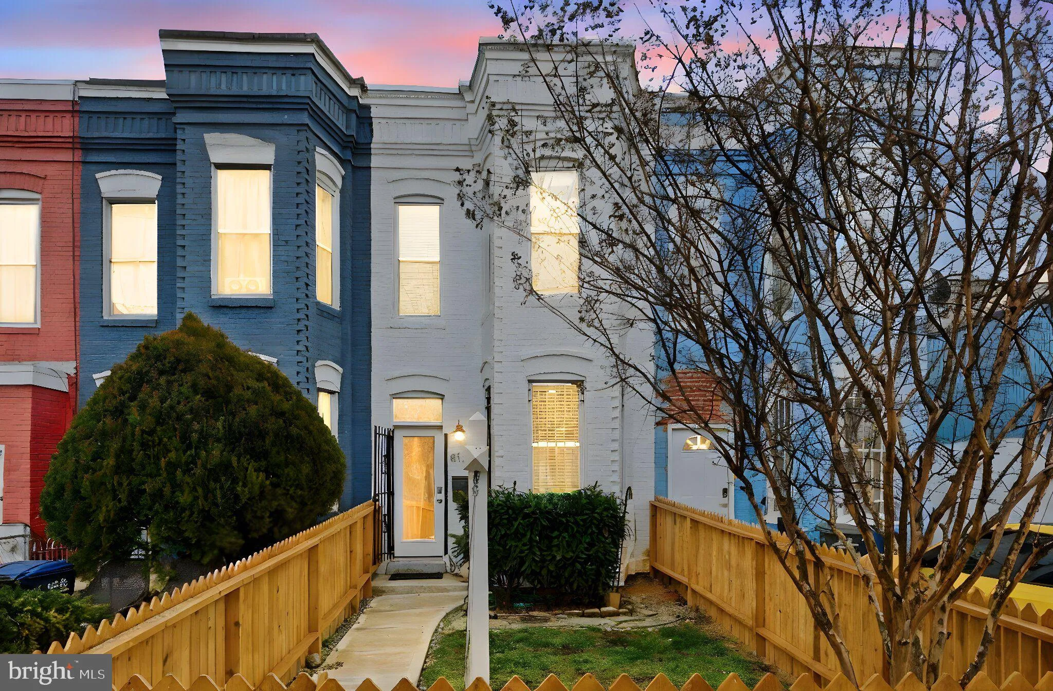 813 12TH STREET, Washington, DC 20002