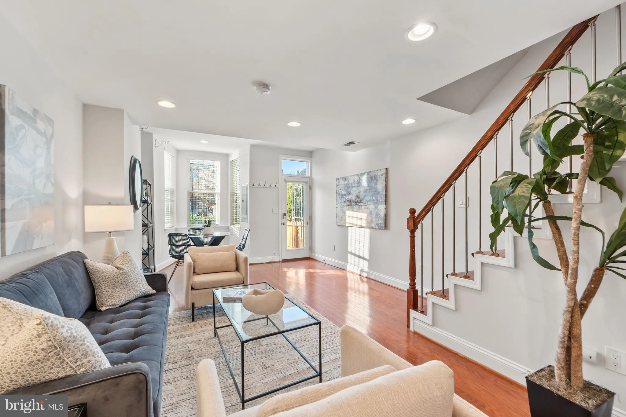 813 12TH STREET, Washington, DC 20002