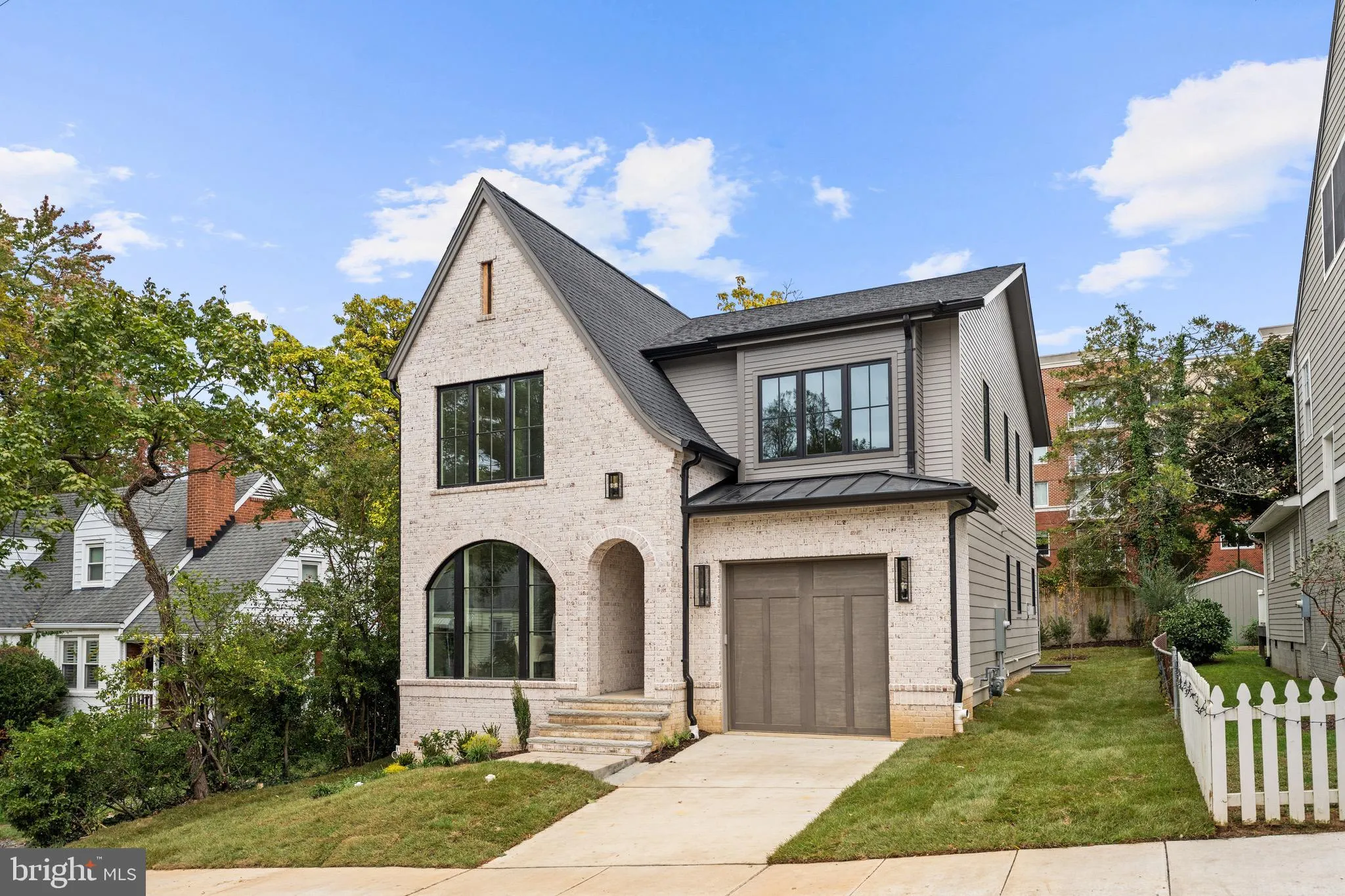 2133 OAKLAND STREET, Arlington, VA 22207