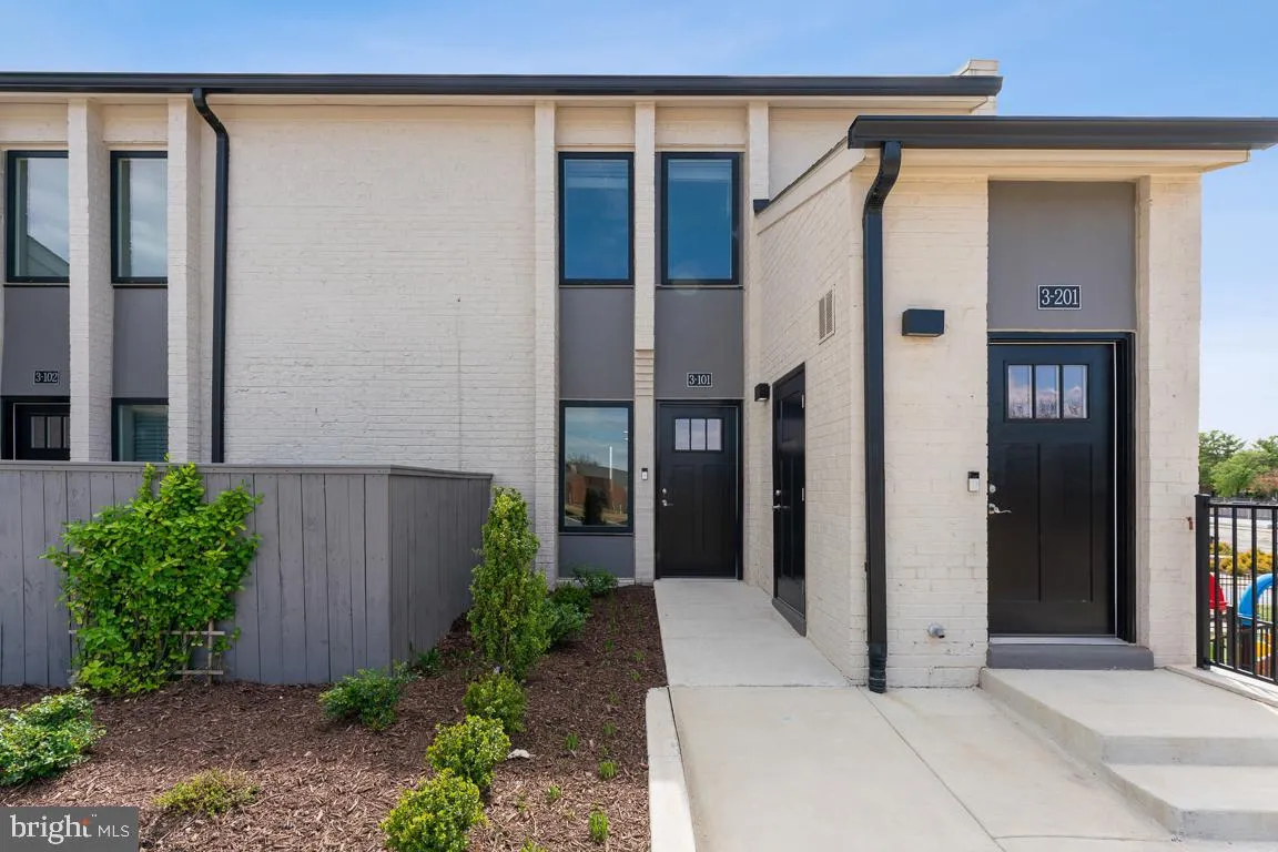 19520 VILLAGE WALK DR., Montgomery Village, MD 20886