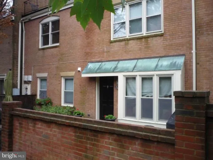 2540 FAIRFAX DRIVE, Arlington, VA 22201