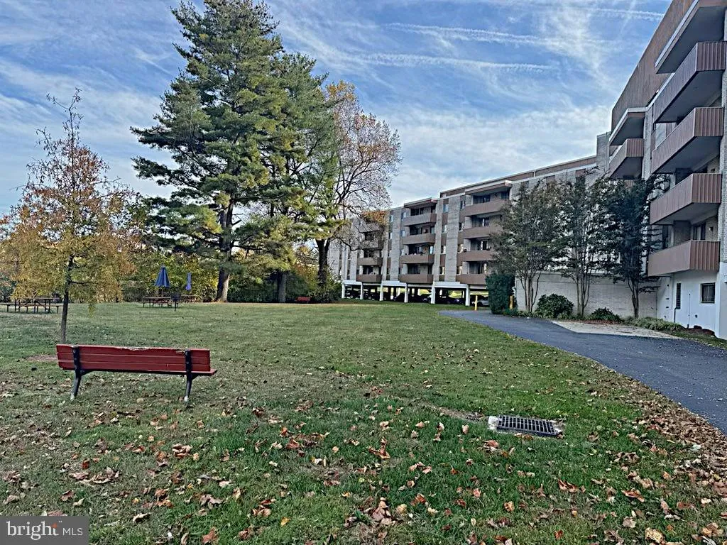 7505 DEMOCRACY BOULEVARD, Bethesda, MD 20817