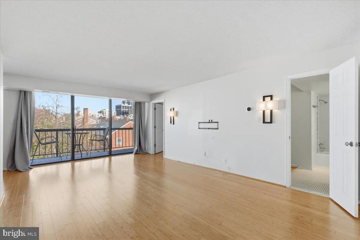 1401 RHODES STREET, Arlington, VA 22209