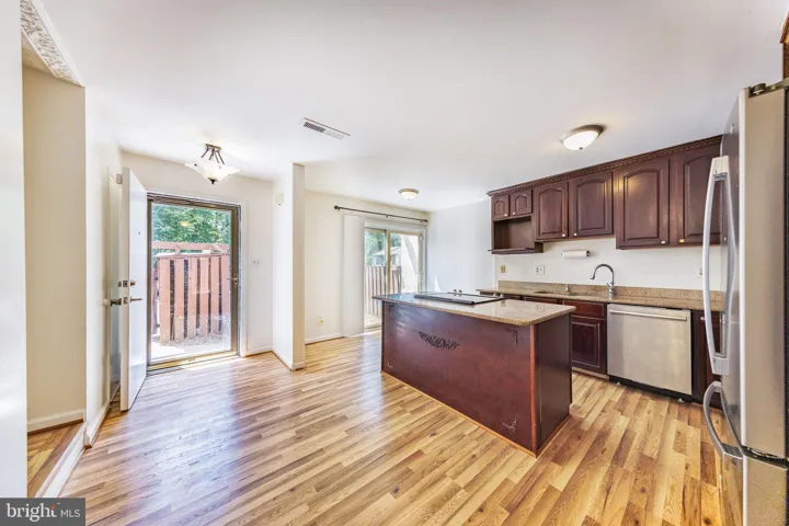 2232 Southgate Sq, Reston, Virginia 20191