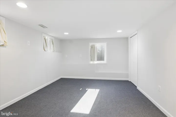 7013 Kenfig Pl, Falls Church, Virginia 22042