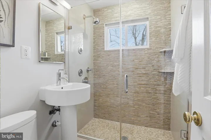 7013 Kenfig Pl, Falls Church, Virginia 22042