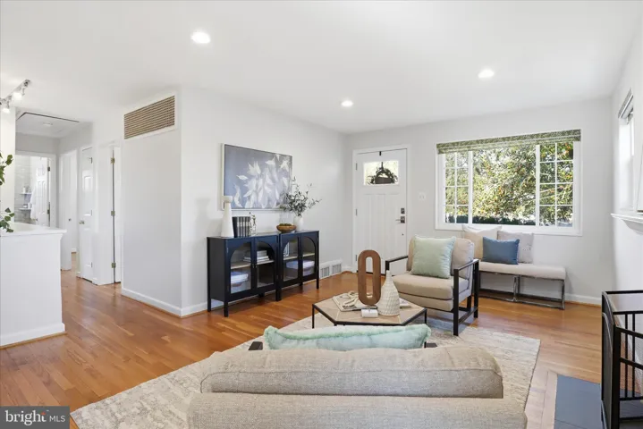 7013 Kenfig Pl, Falls Church, Virginia 22042