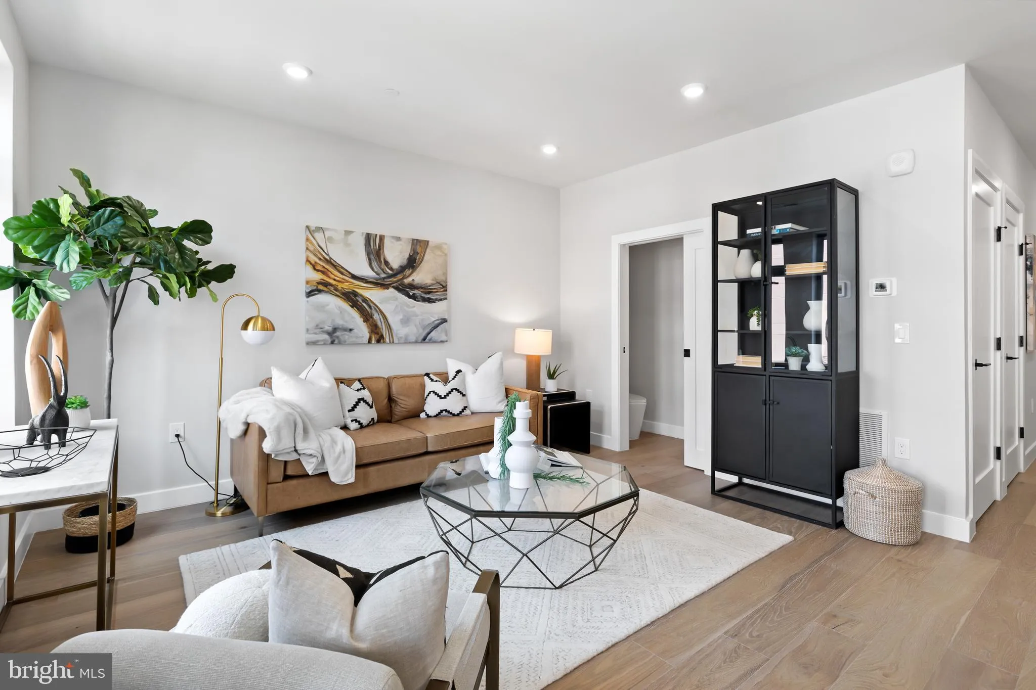 1208 M STREET, Washington, DC 20005