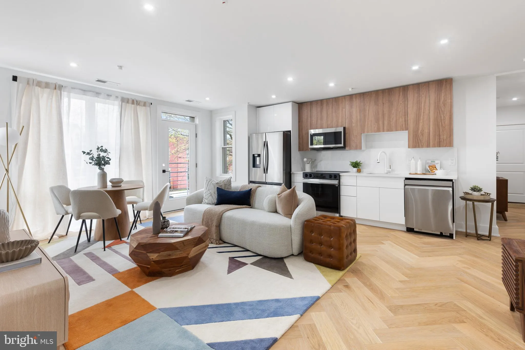 1124 FLORIDA, Washington, DC 20002