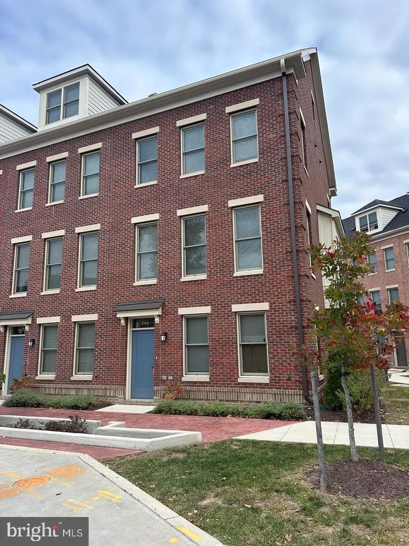 946 HEIGHTS ALLEY, Washington, DC 20032