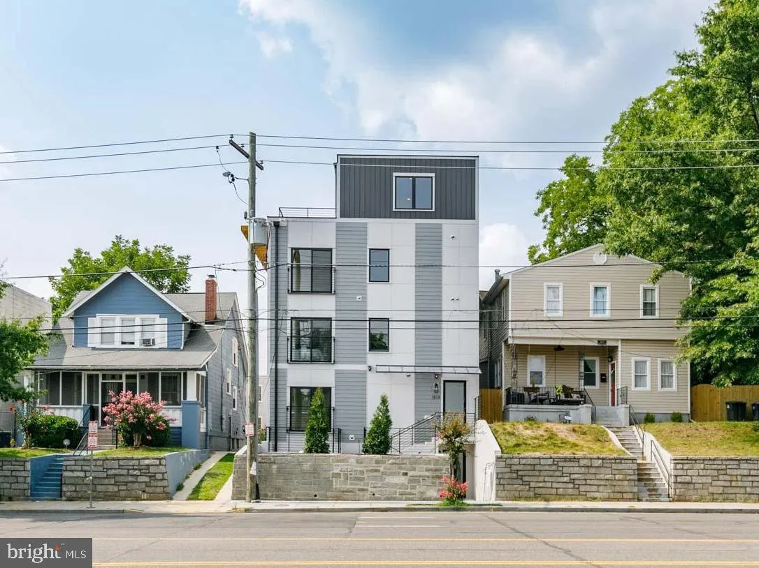 1818 RHODE ISLAND AVENUE, Washington, DC 20018