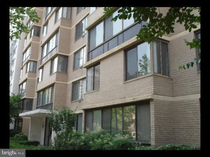 2030 F STREET, Washington, DC 20006
