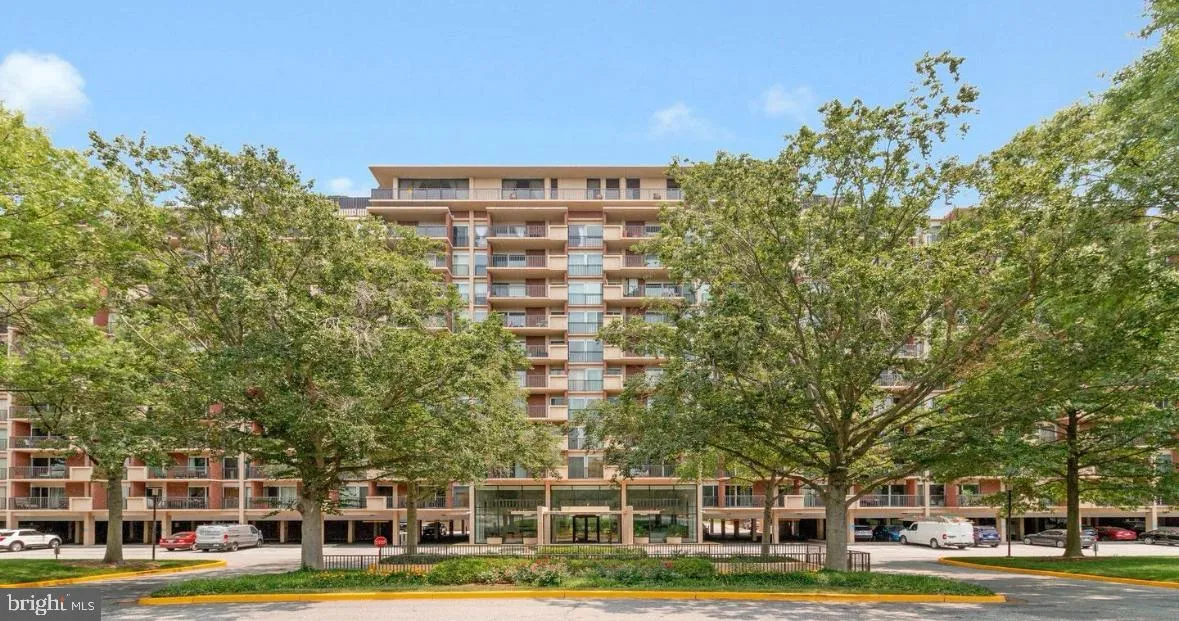 1300 ARMY NAVY DRIVE, Arlington, VA 22202