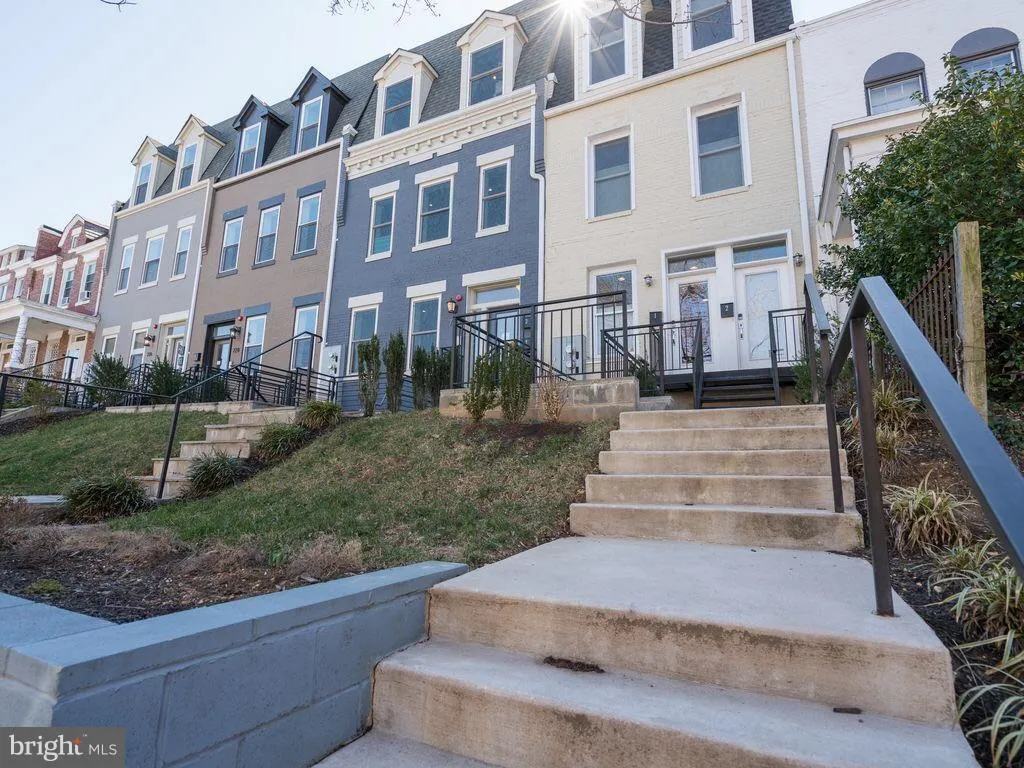 732 GIRARD STREET, Washington, DC 20001